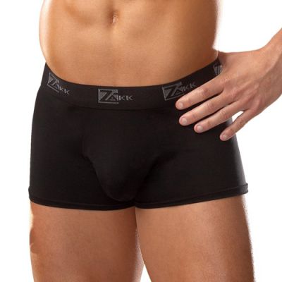 Black boxer briefs