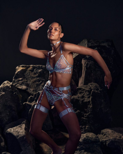 Selene Strap Thong - Bordelle