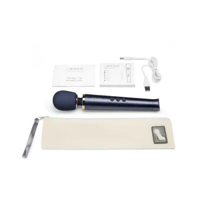 Personal Massagers Le Wand Petite Rechargeable Vibrating Massager Navy