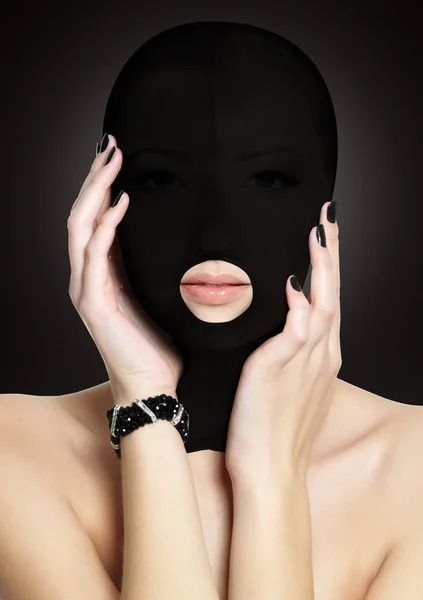 Submission Mask - Black — image 8 of 9