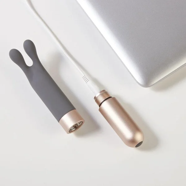 Love Not War Laska Sustainable Made Bullet &amp; G-Spot Vibrator - Grey