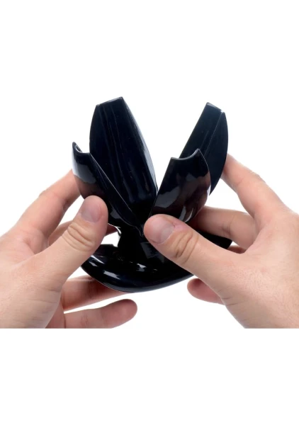 Claw Expanding Anal Dilator