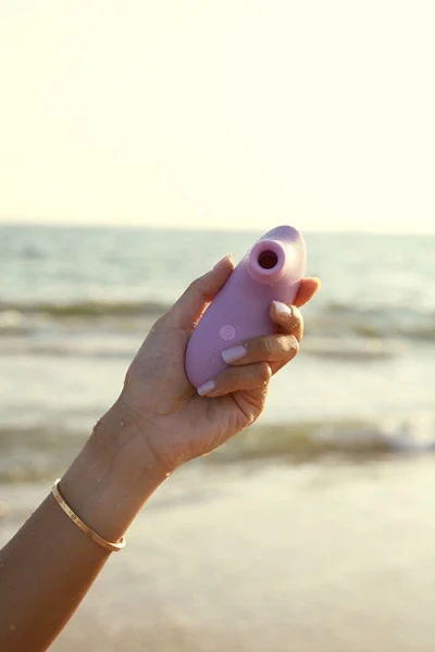 Svakom Pulse Lite Neo App Controlled 4.4" Clitoral Stimulator