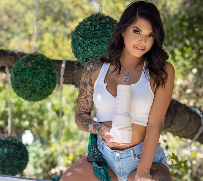 Fleshlight Girls: Gina Valentina Stellar