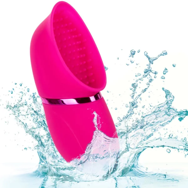 Full Coverage Clit Sucking & Vibrating Pump - Smooth Silicone!