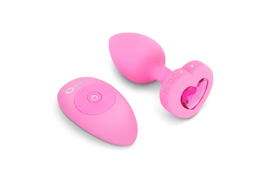 B-Vibe Vibrating Heart Plug