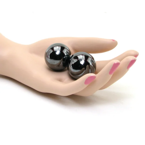 Nen-Wa magnetic hematite balls