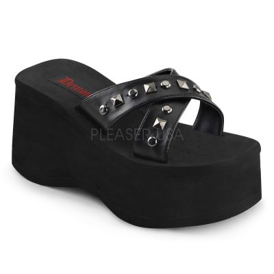FUNN 29 3 1 2 EVA PF Criss Cross Slide W Metal Pyramids Studs