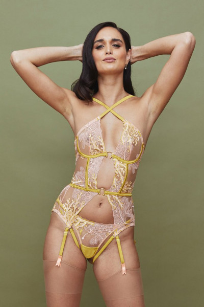 Naida Basque - Studio Pia