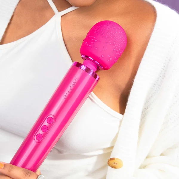 Le Wand Rechargeable Vibrating Body Massager - Magenta — image 19 of 21