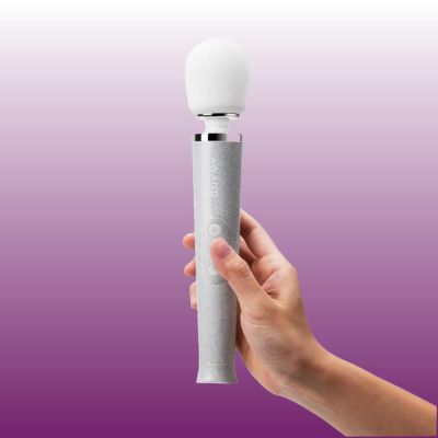 Le Wand 39 All that Glimmers 39 Small Wand Vibrator White