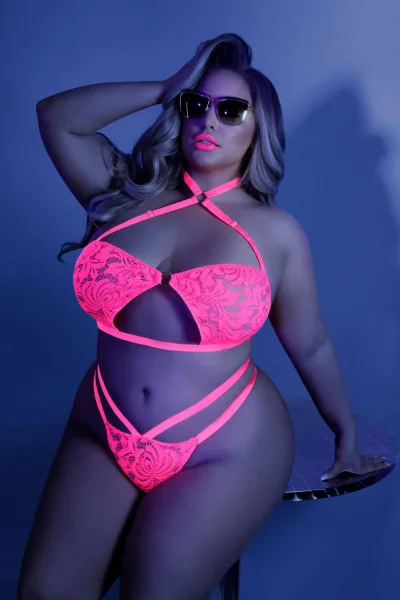 Lights Off Bralette and Panty - Queen - Neon Pink