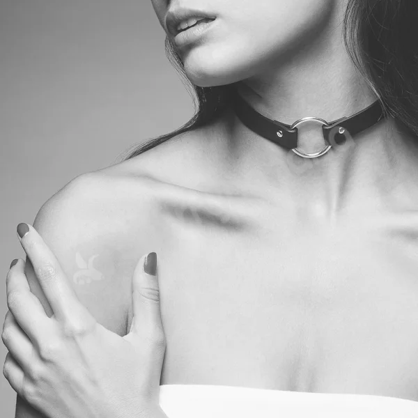 Maze Single Choker Black Vegan Leather Bondage Collar