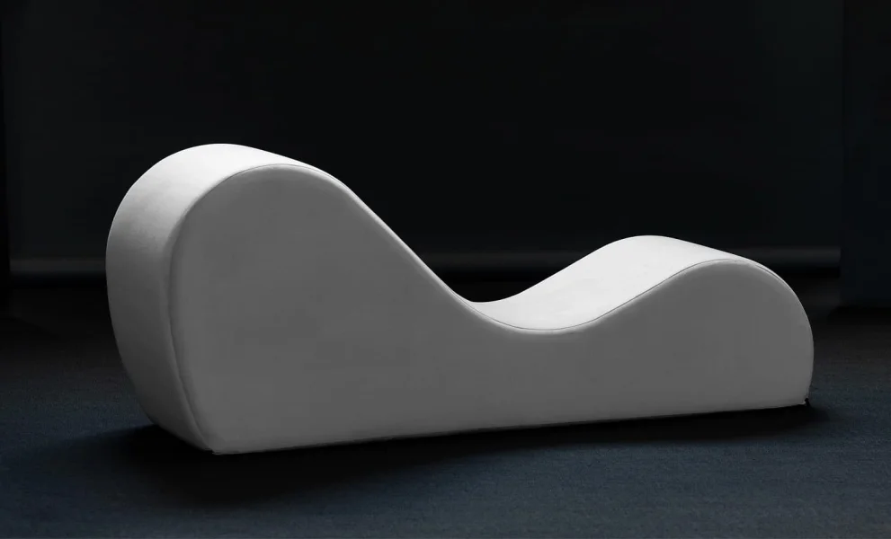Cello Chaise