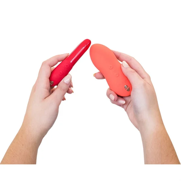 We-Vibe - Forever Favorites – Lay-On Vibrator & Bullet Vibrator Special Edition Set — image 5 of 16
