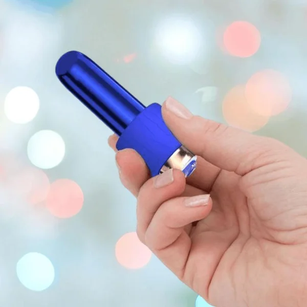 Swan Maximum Rechargeable Waterproof Bullet Vibrator With Silicone Comfy Cuff – Blue — image 10 of 13