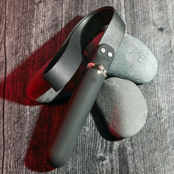Adam & Eve Spank Me Vibe — image 17 of 19