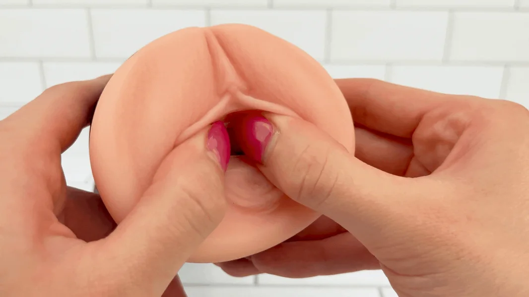 Bela Lifelike Pussy Masturbator — image 6 of 15
