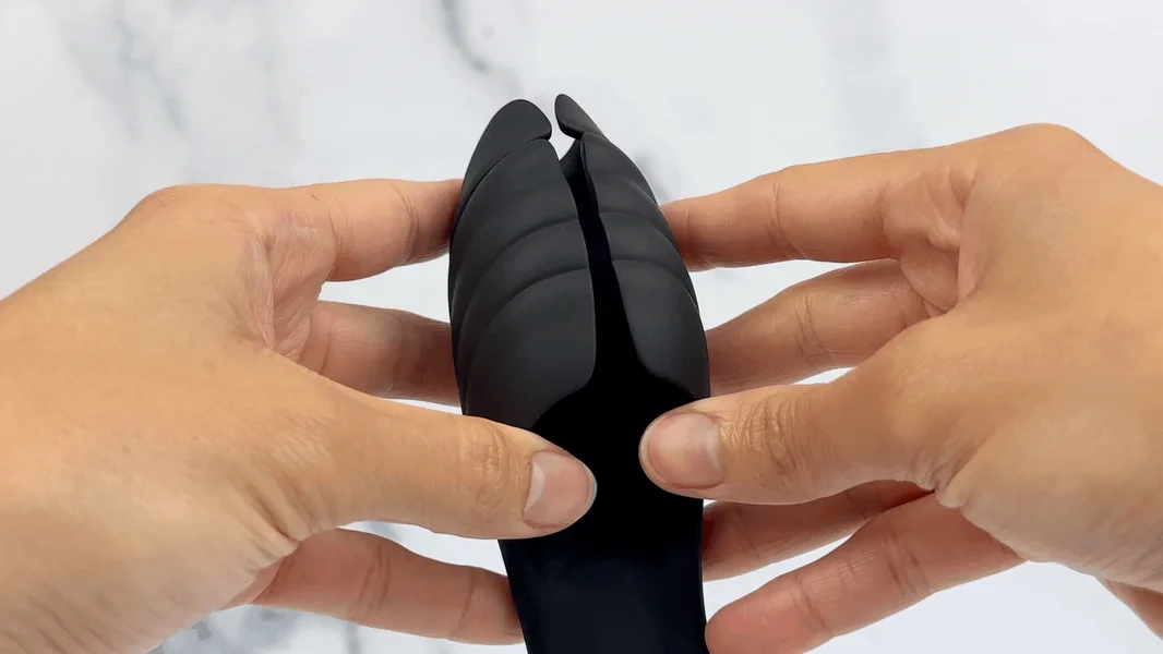 Mio Vibrating Penis Massager — image 14 of 25