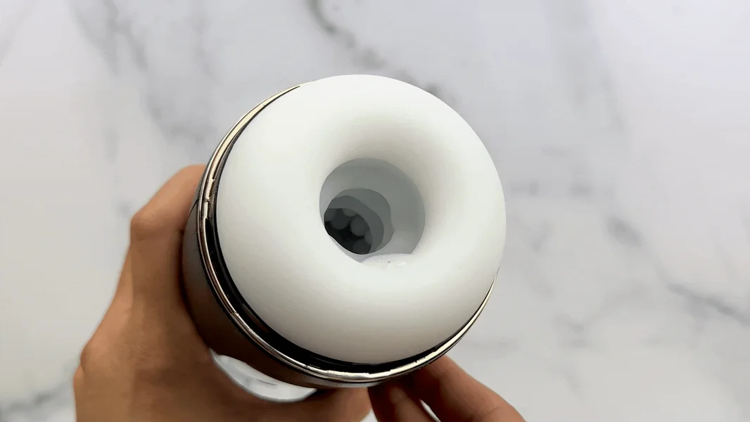 Agape Suction Penis Masturbator — image 10 of 14