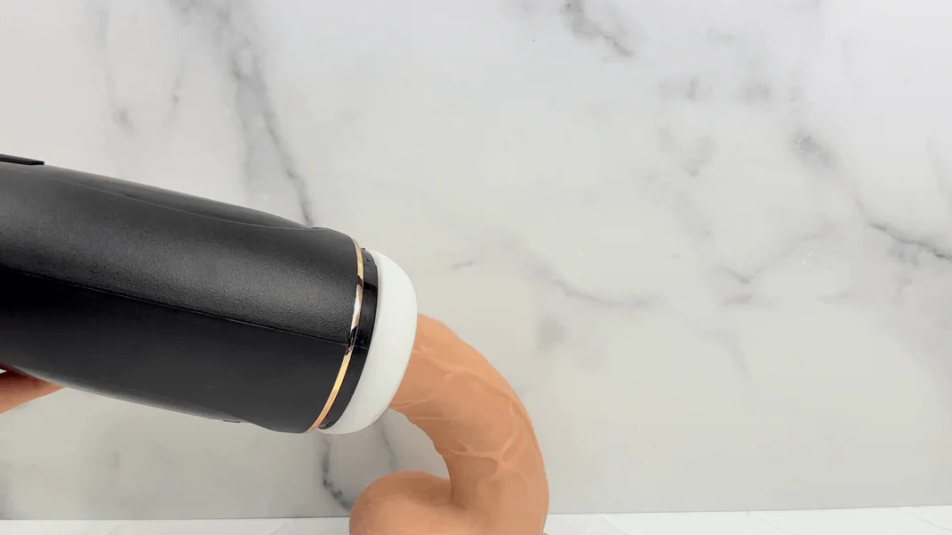 Agape Suction Penis Masturbator — image 13 of 14