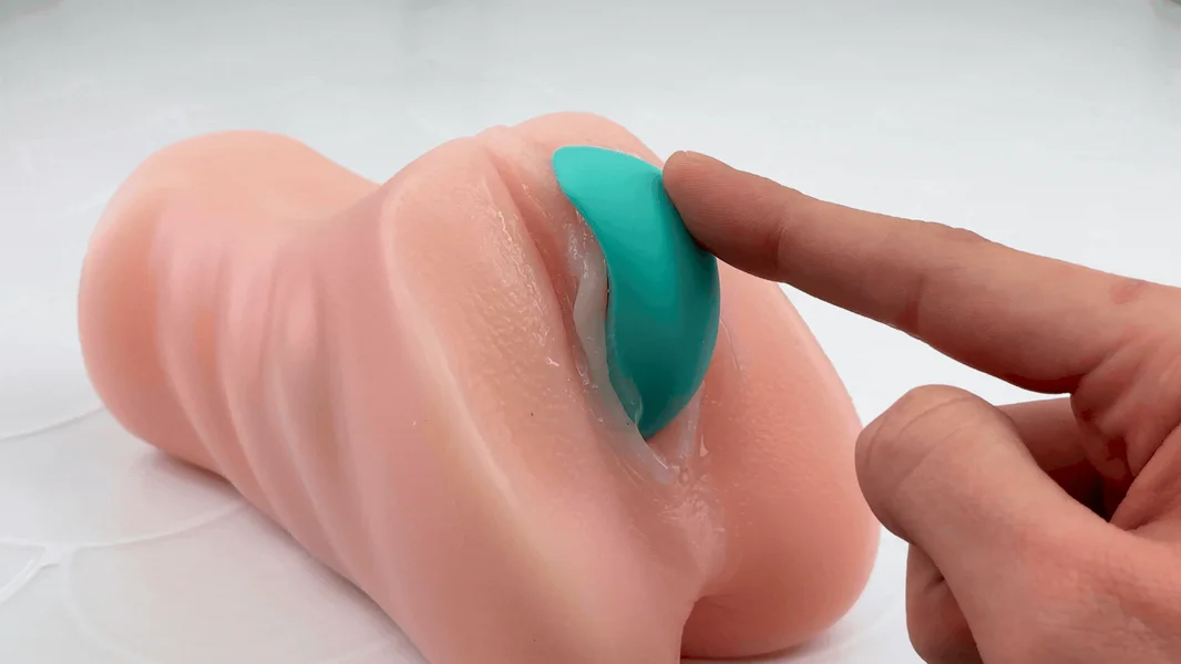 Erotas Wireless Couples Vibrator | Wearable Hands-Free Sex Vibe — image 14 of 17