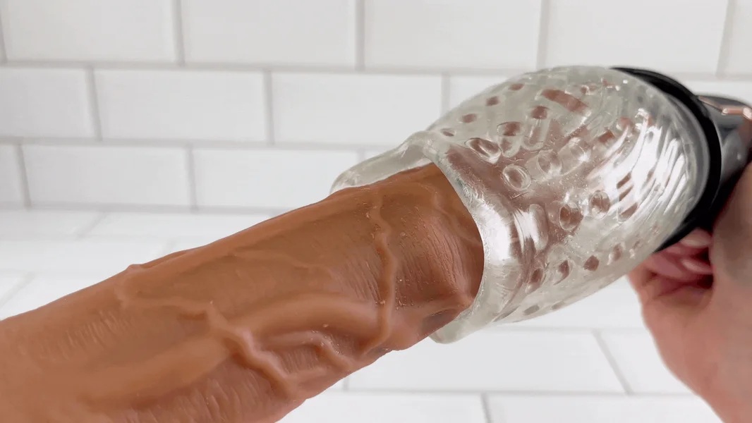 Trending! Rotating Male Rose Blowjob Masturbator — image 20 of 25