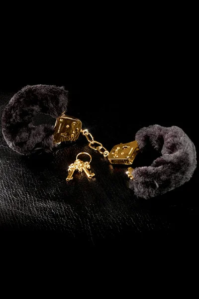 Pipedream Deluxe Black & Gold Furry Handcuffs — image 6 of 7