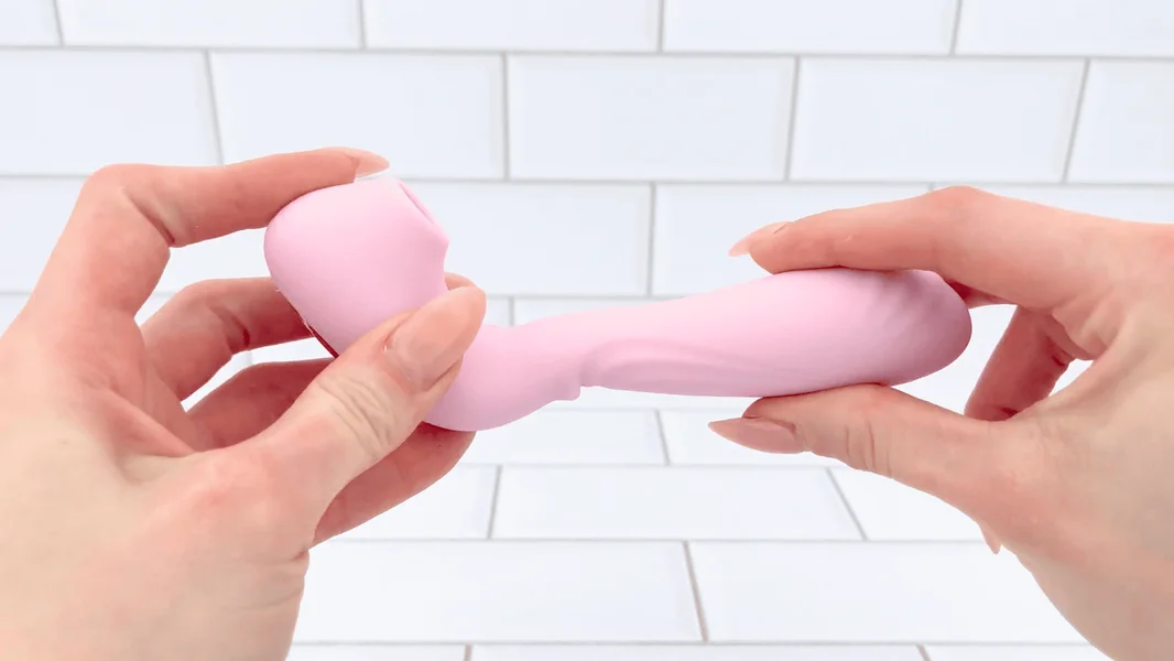 Wearable Clit Suction & G-Spot Vibrator — image 9 of 14