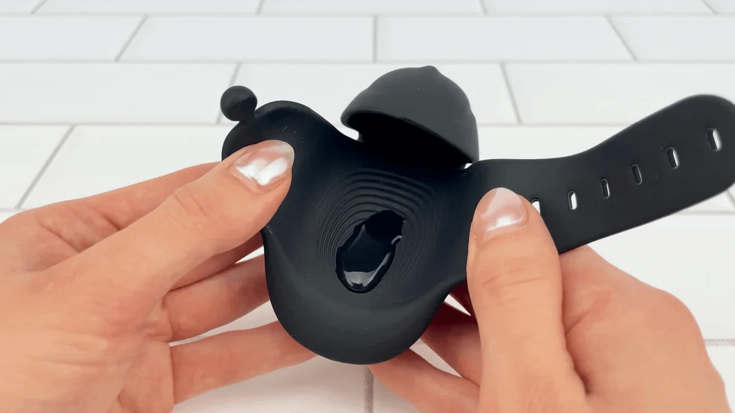 Wearable Hands-Free Vibrating Masturbator — image 16 of 19
