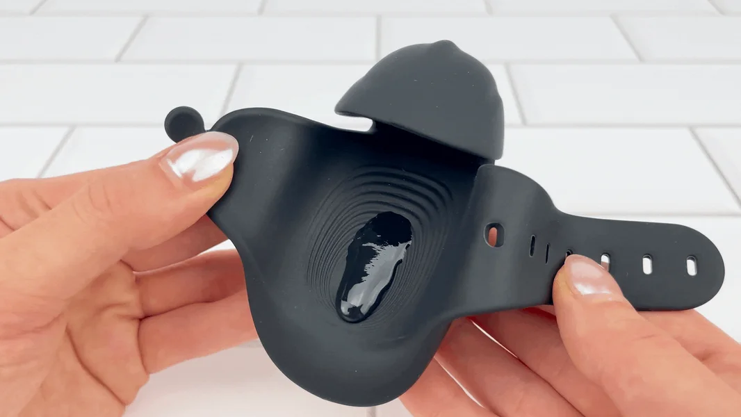 Wearable Hands-Free Vibrating Masturbator — image 18 of 19