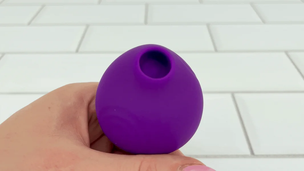 Mini Air Pulse Clit Kissing Vibrator — image 10 of 20