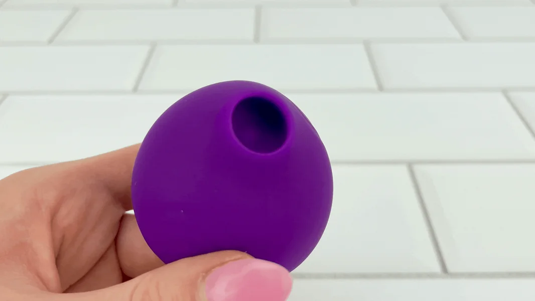 Mini Air Pulse Clit Kissing Vibrator — image 12 of 20
