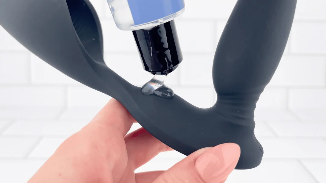 (NEW Pull 1 for MKTG) Vibrating Cock Ring + P-Spot Stimulator — image 14 of 23