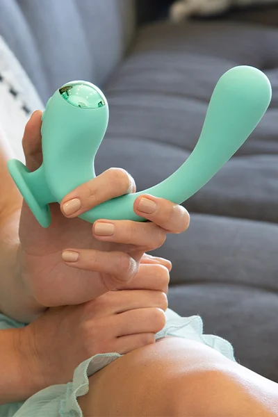 JimmyJane Reflexx Rabbit 2 Heated 7.6" Rabbit Vibrator with Finger Grip — image 9 of 10