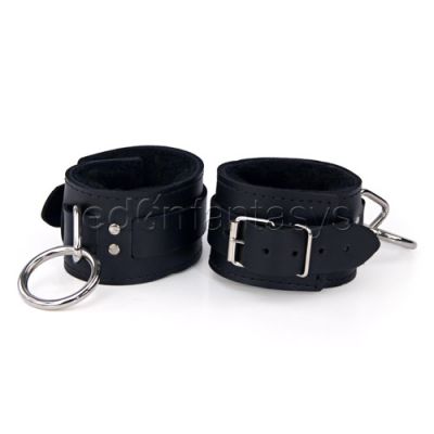 Fleece lined wrist restraints