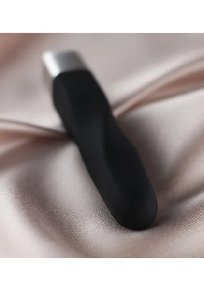 Layla Silicone Vibrating Bullet — image 13 of 14
