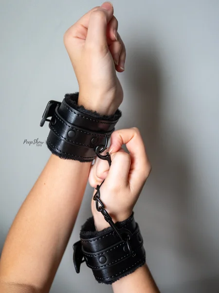 Shadow Fur Handcuffs — image 13 of 20
