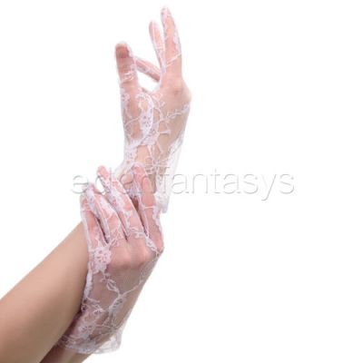 Wrist length lace gloves