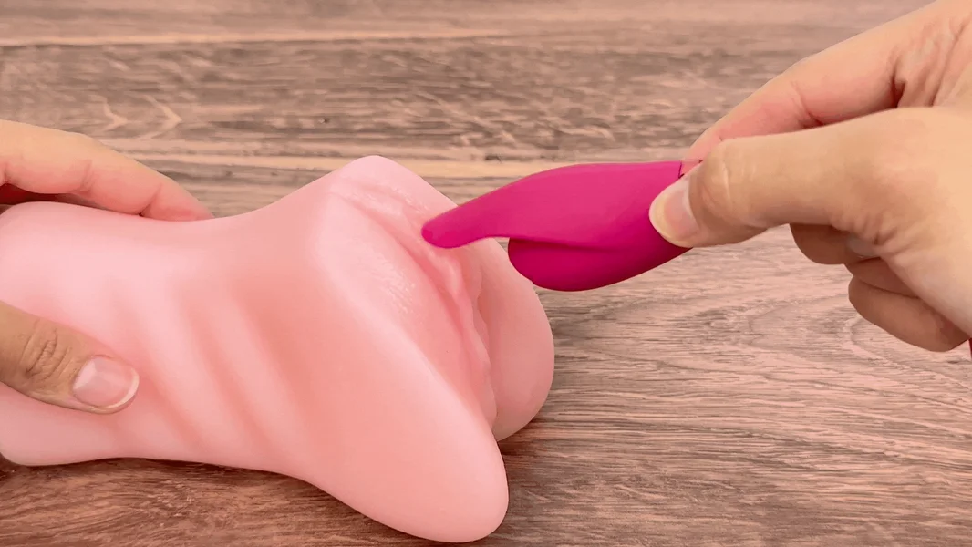 Dual-Action Fluttering Air Pulse Clit Stimulator — image 7 of 16
