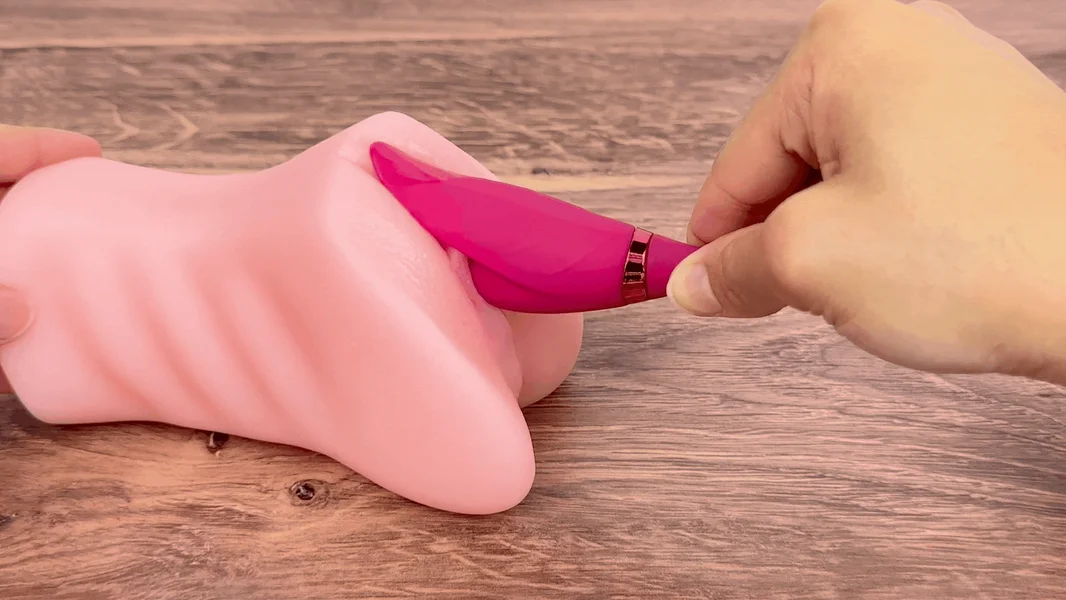 Dual-Action Fluttering Air Pulse Clit Stimulator — image 12 of 16