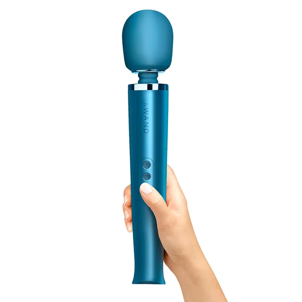 Le Wand Rechargeable Vibrating Wand Massager — image 21 of 25