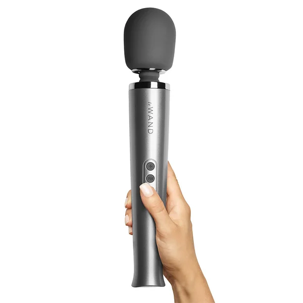 Le Wand Rechargeable Vibrating Wand Massager — image 23 of 25