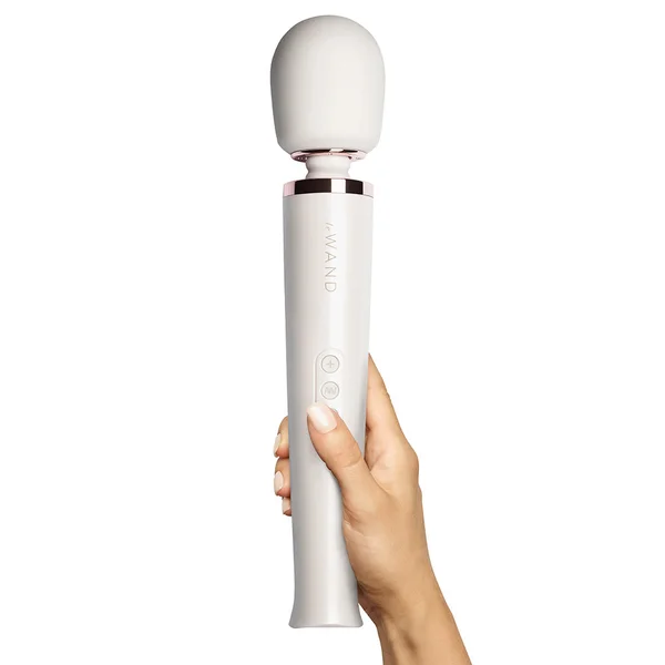 Le Wand Rechargeable Vibrating Wand Massager — image 20 of 25