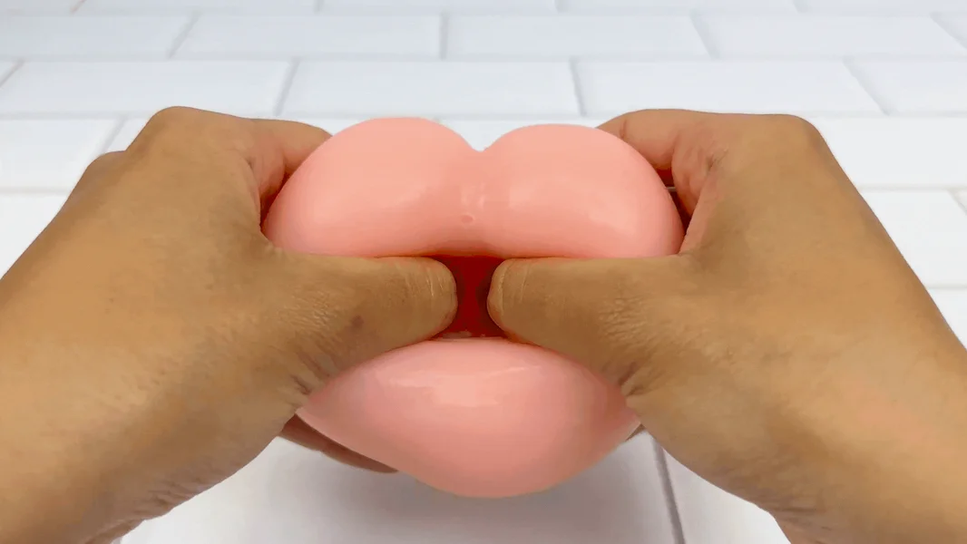 Tits & Ass Peach Masturbator — image 9 of 11
