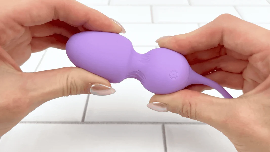 The Menina - Bouncing and Rolling Silicone Vibrating Kegel Exerciser with Remote — image 9 of 13