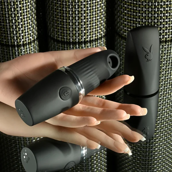 Playboy Pleasure EXCURSION - Black 14.2 cm USB Rechargeable Suction Stimulator — image 2 of 9