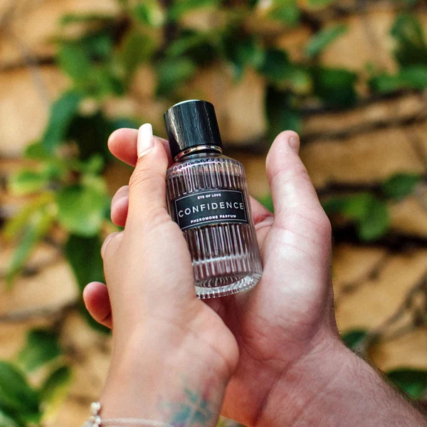 Eye Of Love Confidence Pheromone Cologne - 50 ml - Citrus Musk Scented Pheromone Cologne for Men to attract Women - 50 ml Spray