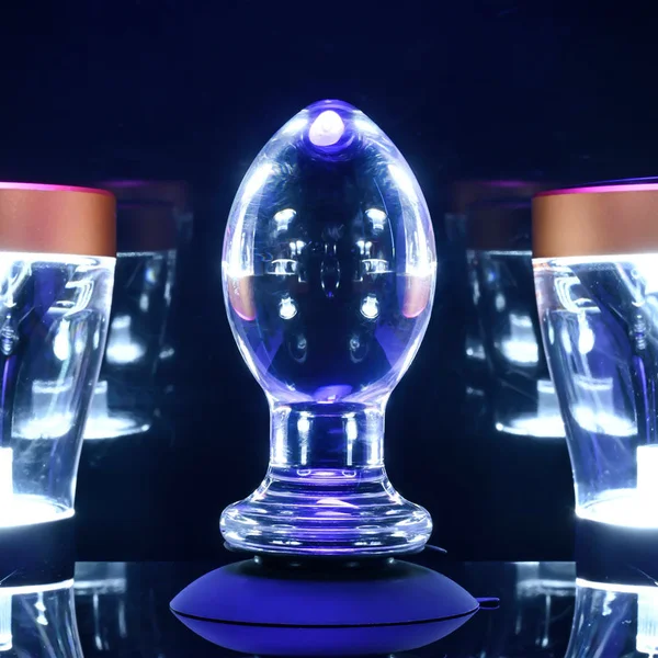 Gender X Crystal Ball - Clear Glass 13.6 cm Butt Plug with Suction Base — image 3 of 9