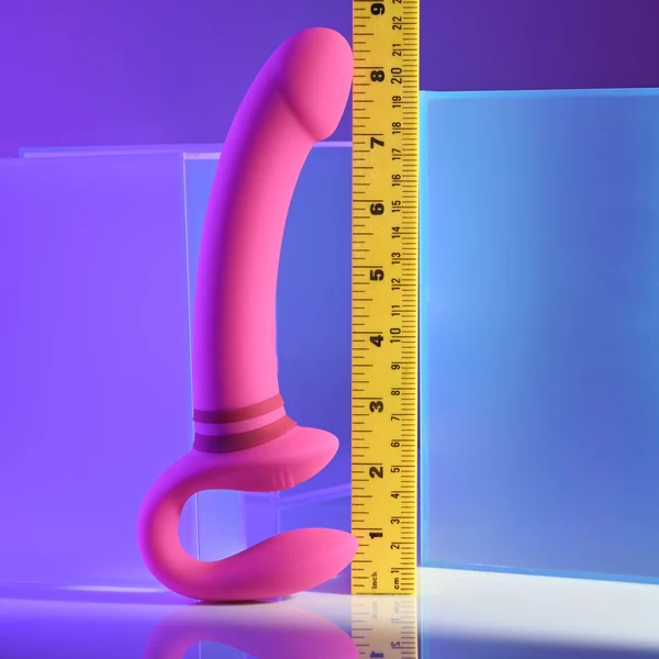Gender X SHARING IS CARING - Pink 21.9 cm USB Rechargeable Strapless Strap-On — image 7 of 8